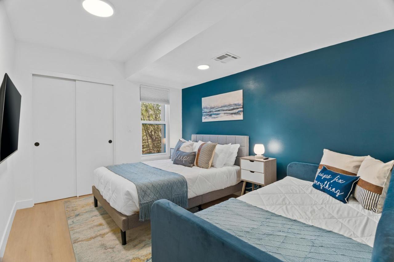 Stylish Phoenix Townhome - Foosball Table, Laundry, Parking! 外观 照片